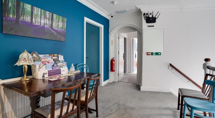 Homesly Guest Rooms - Self Check-in Bed and Breakfast in Berwick -upon Tweed Bridge
