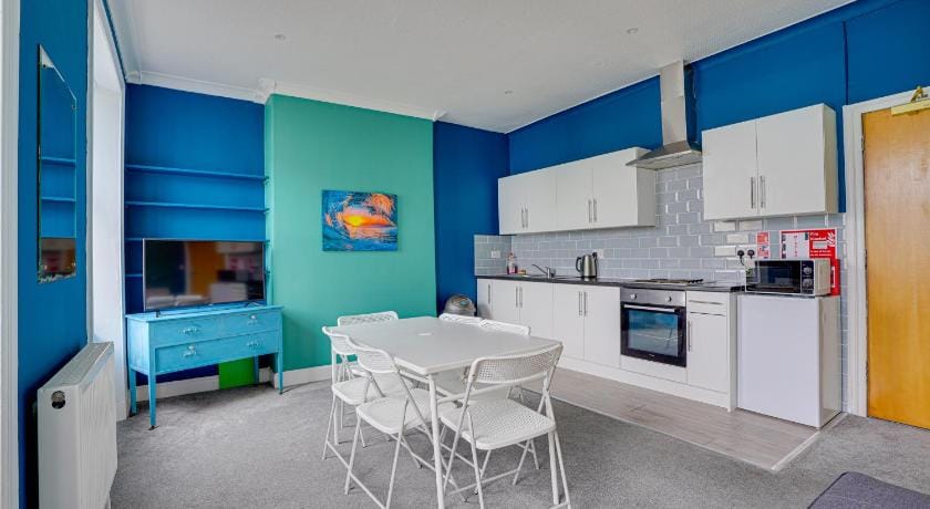 Homesly Guest Rooms - Self Check-in Bed and Breakfast in Berwick -upon Tweed Bridge