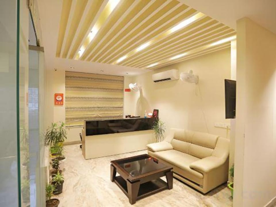 Hotel GoodLuck House Near Delhi Airport Hotel in New Delhi
