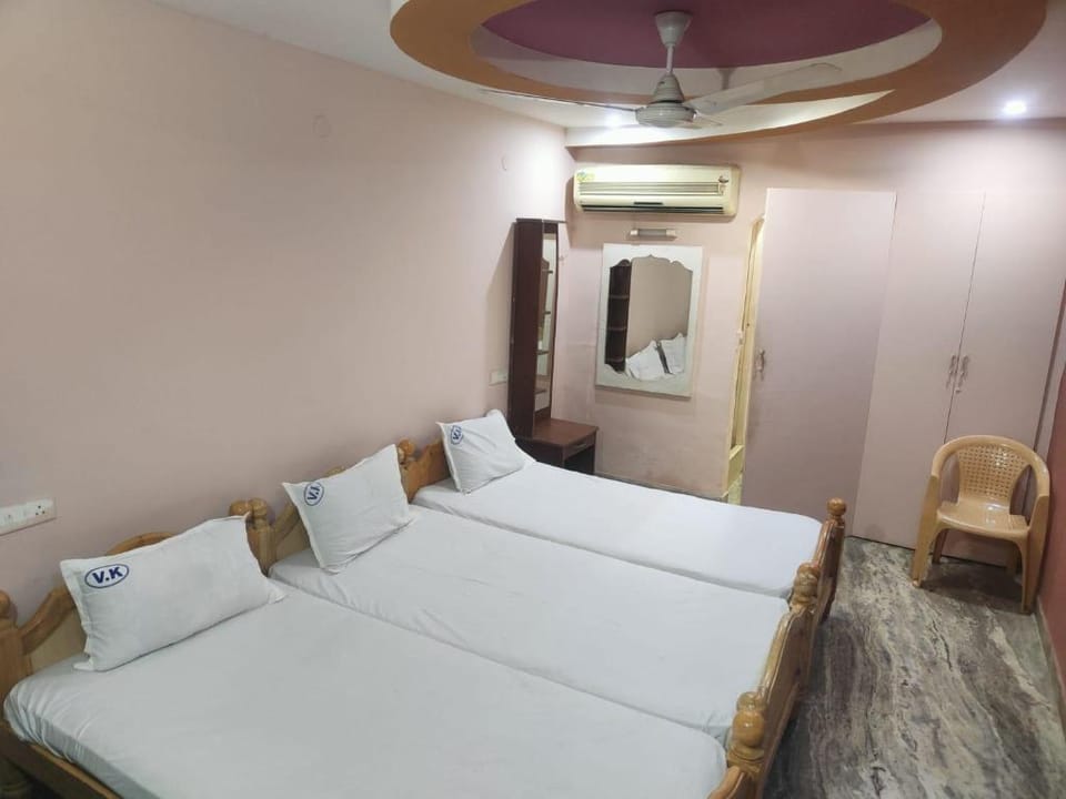 Le Grace Iyyer Bungalow Hotel in Maharashtra