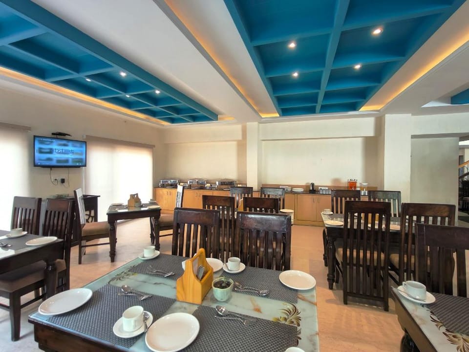Hotel Luxury Inn by Stotrak Hospitality Hotel in Uttarakhand