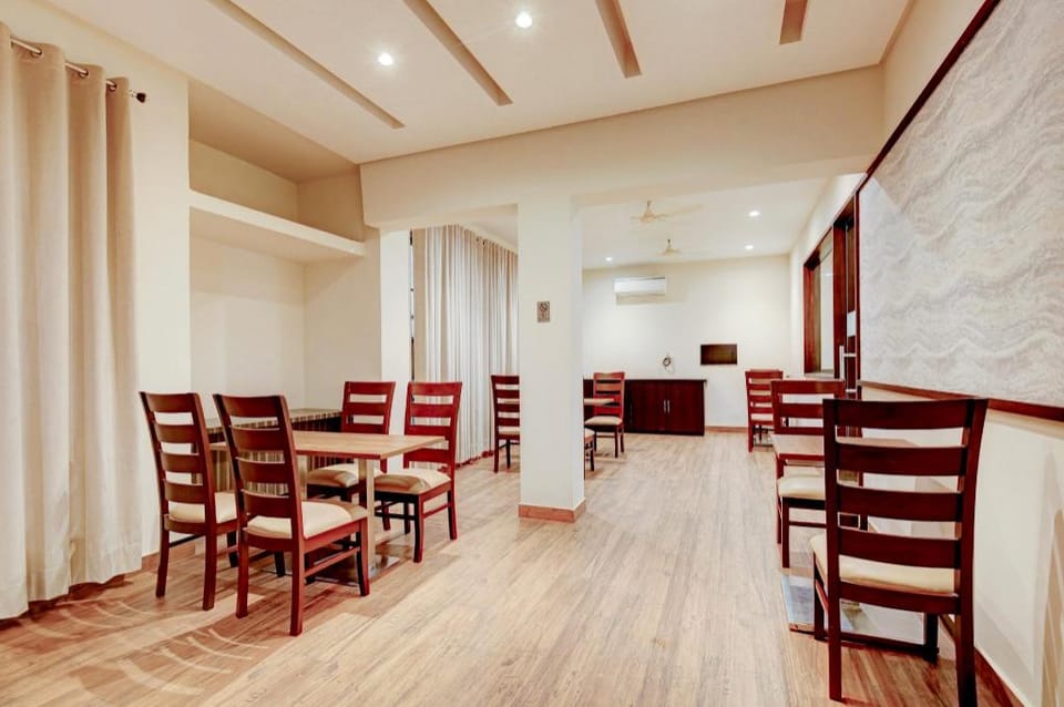 Super Collection O Ovel Hotel Grand Hotel in Punjab, India