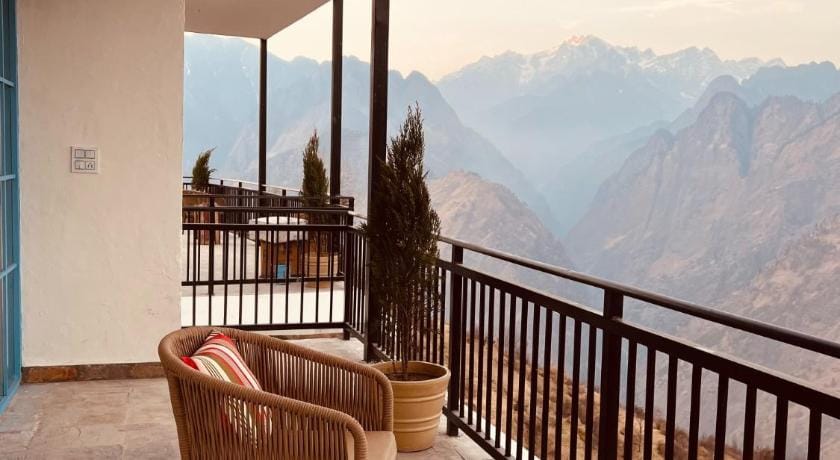 Faraway Cottages Hotel in Uttarakhand