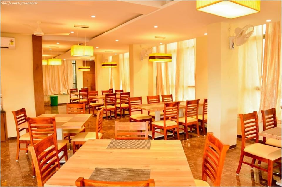 Hotel Abhijeet Executive, Barshi Hotel in Karnataka