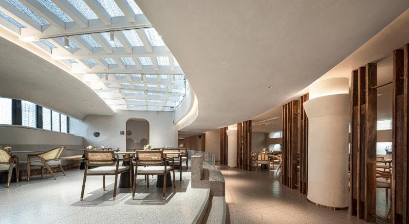 Atour S Hotel Qingdao International Sailing Centre Wusi Plaza Hotel in Qingdao
