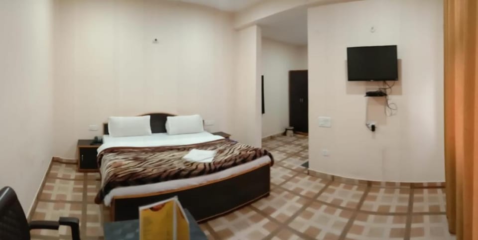 Brahma Kamal Hotel in Uttarakhand