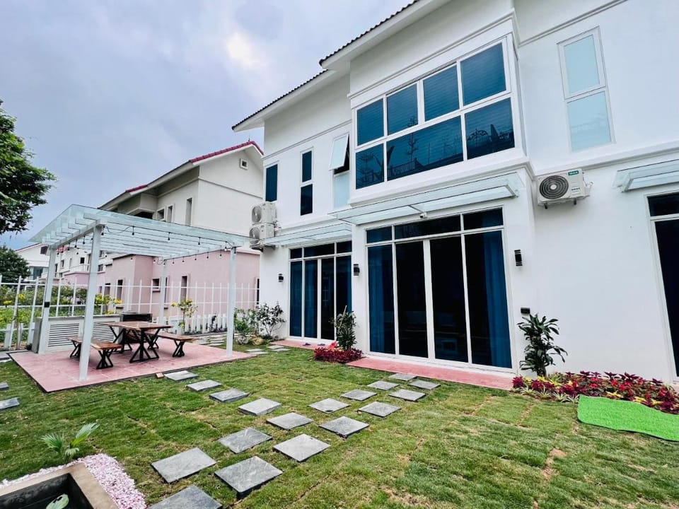 Honest Farm Stay at Xanh Villas Vacation rental in Laos