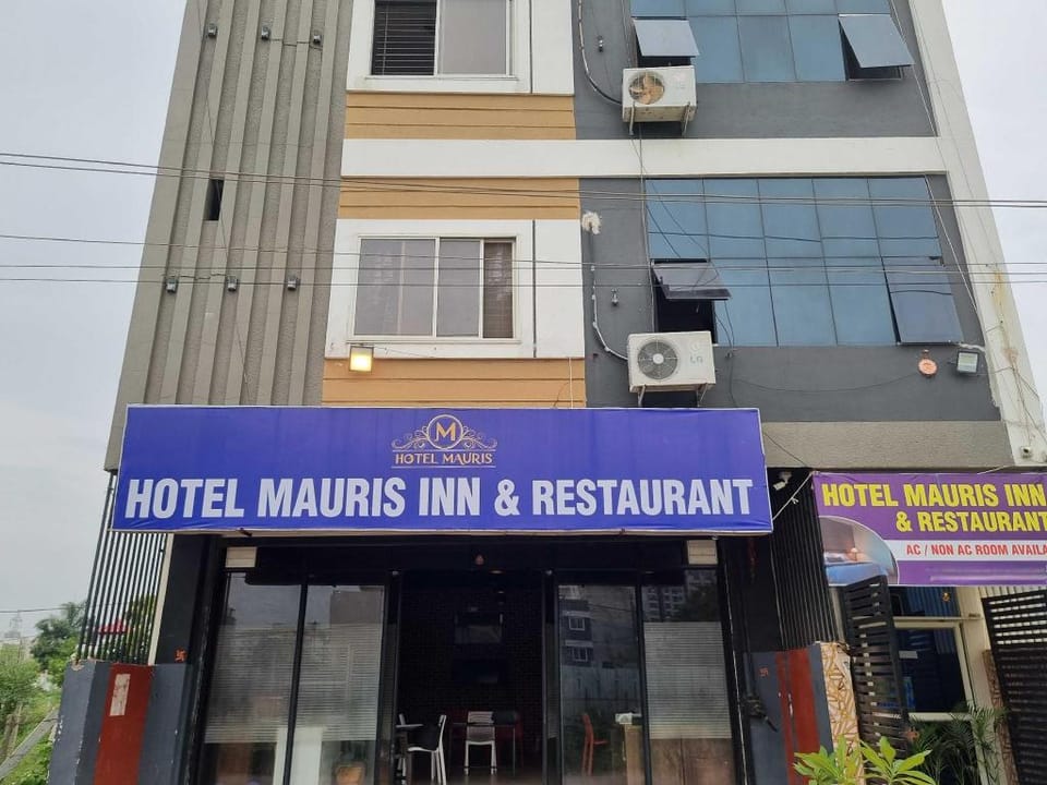 Hotel O Mauris Inn & Restaurant Hotel in India