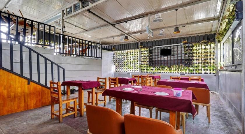 SPOT ON Canton Lodging And Boarding Hotel in Bengaluru