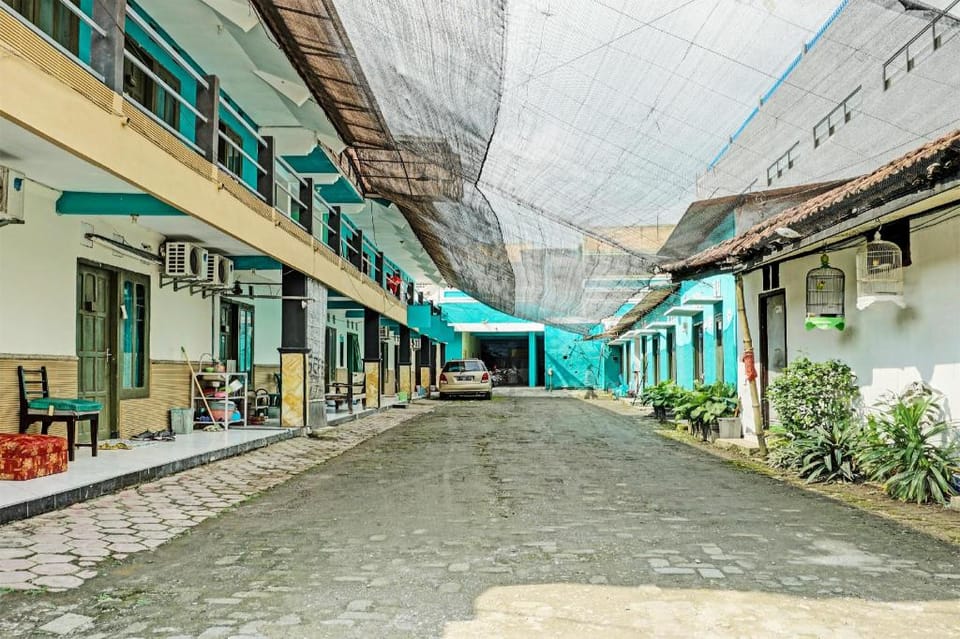Hotel O Dhaha Penginapan House Syariah Hotel in East Java
