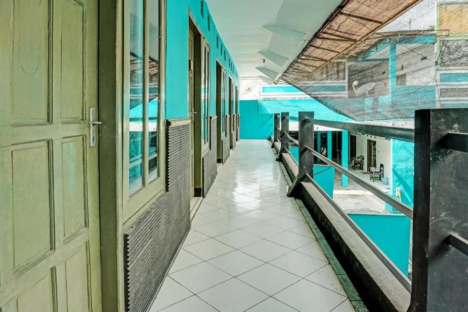 Hotel O Dhaha Penginapan House Syariah Hotel in East Java