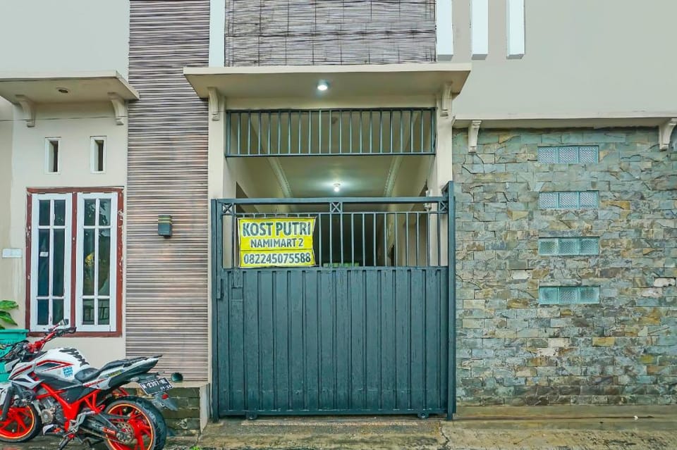 OYO Life 92394 Namimart Syariah 2 Hotel in East Java