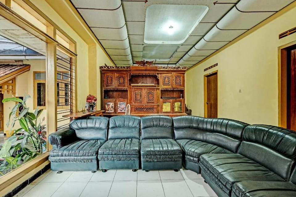 SPOT ON 92408 Hotel Renata 2 Hotel in Indonesia