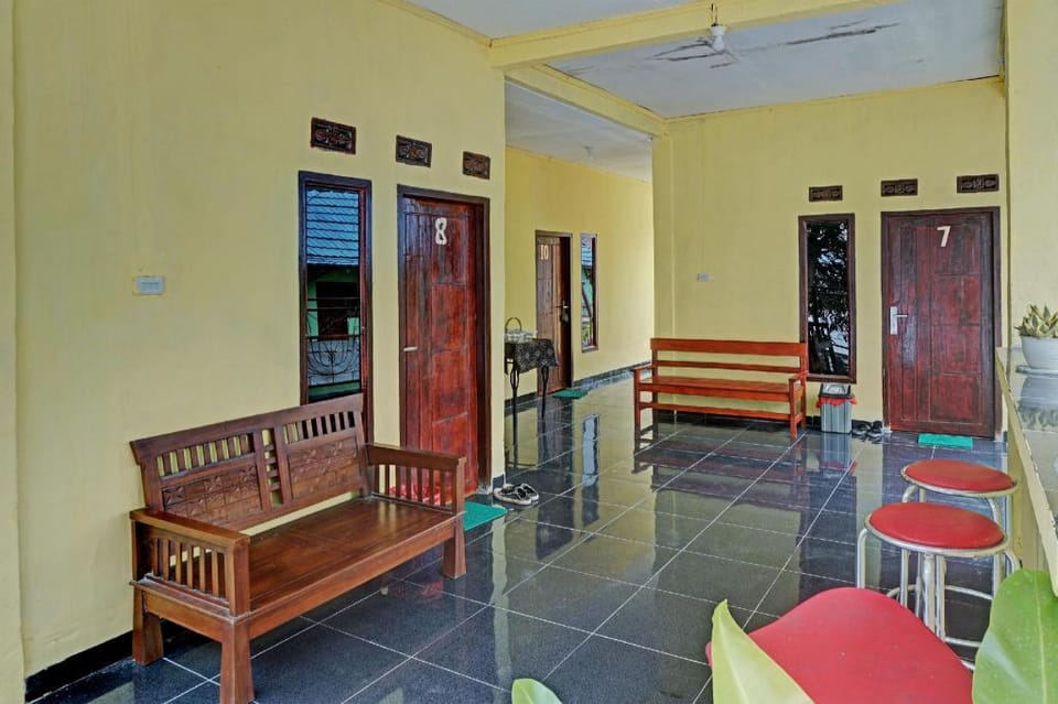 SPOT ON 92412 Homestay Eka Fortuna Ranau Hotel in Indonesia