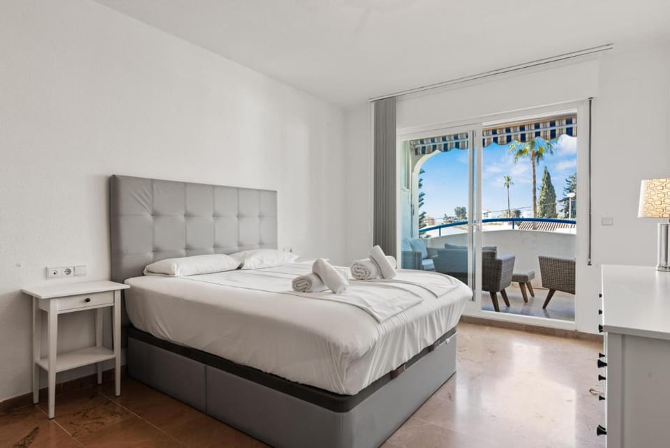 Marysol Apt with pool by Costarentals - Ref 200 Apartment in Torremolinos
