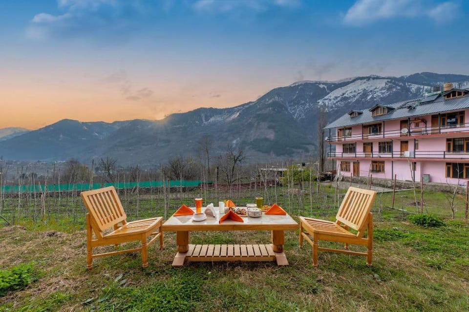 Seven Hills Resort Manali By Him Haults Hospitality Hotel in Himachal Pradesh