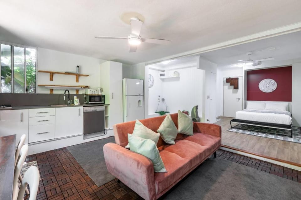 The Cathedral - Cozy, Convenient 1BR Studio Vacation rental in Brisbane
