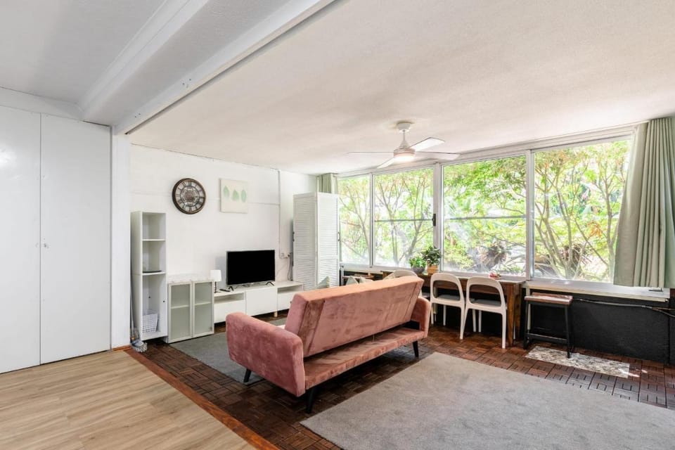 The Cathedral - Cozy, Convenient 1BR Studio Vacation rental in Brisbane