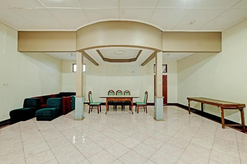 OYO 92406 Hotel Renata 1 Hotel in Indonesia