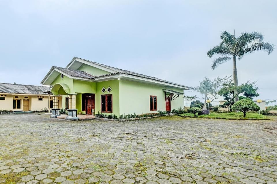 OYO 92406 Hotel Renata 1 Hotel in Indonesia