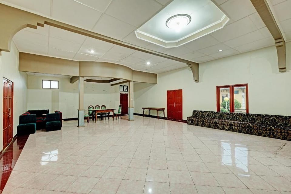 OYO 92406 Hotel Renata 1 Hotel in Indonesia