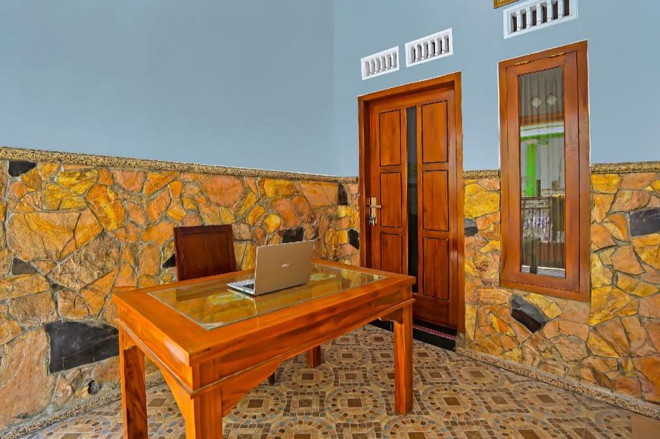 Hotel O Salsabila Homestay Hotel in East Java