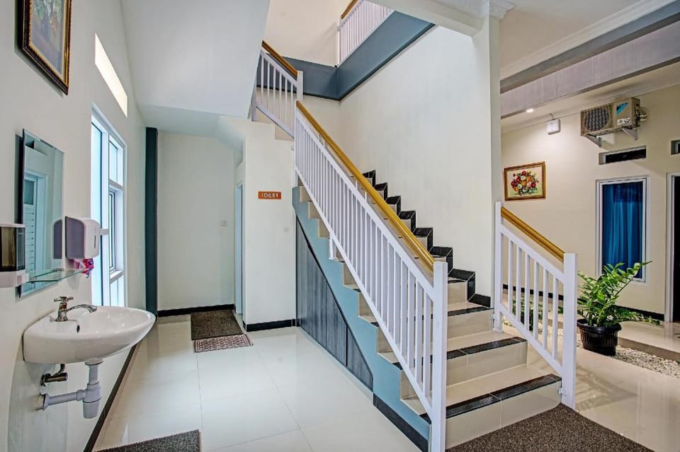 Capital O 92417 Sawahan Residence Syariah Hotel in Padang