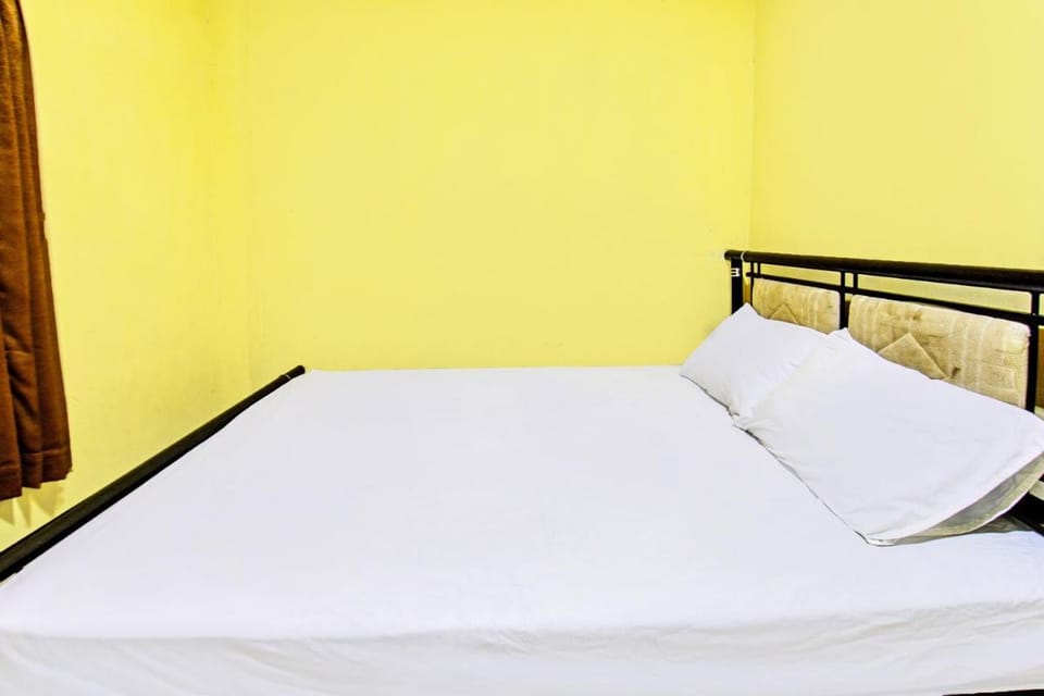 Hotel O Kos Agi Mataram Near Masjid Hissoh Al-Faham Hotel in West Nusa Tenggara, Indonesia