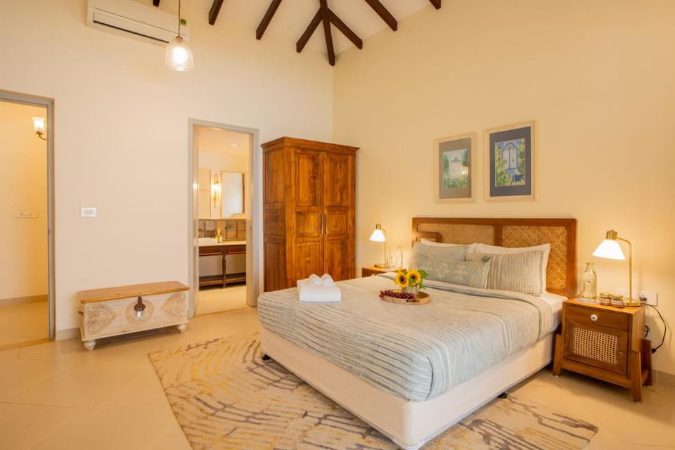 ELIVAAS 4 BHK with Pvt Pool near Baga - Celest Villa in Goa, India