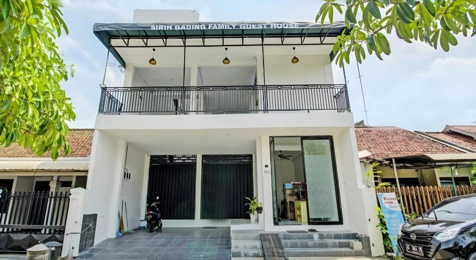 Hotel O Sirih Gading Family Guest House Hotel in East Java
