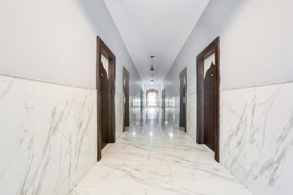 Super Collection O Bhiwadi Hotel in Rajasthan