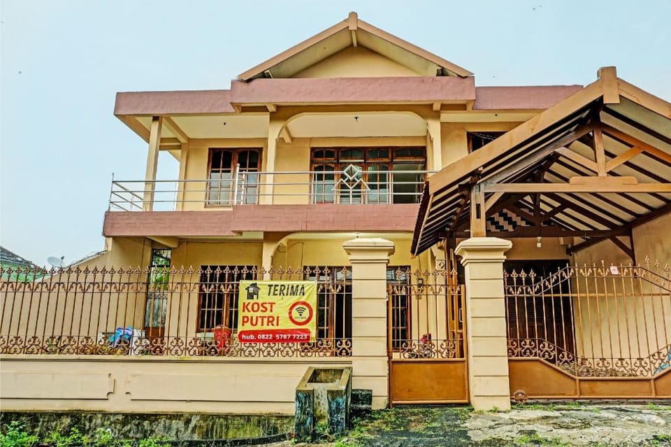 Hotel O Homestay Simpang Panji Suroso Syariah Hotel in East Java