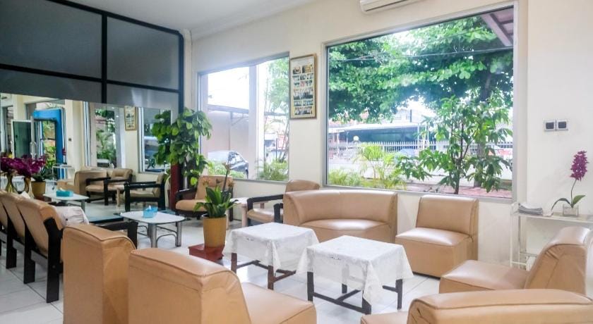 OYO 92454 Griya Raharja Guest House Syariah Hotel in Special Region of Yogyakarta