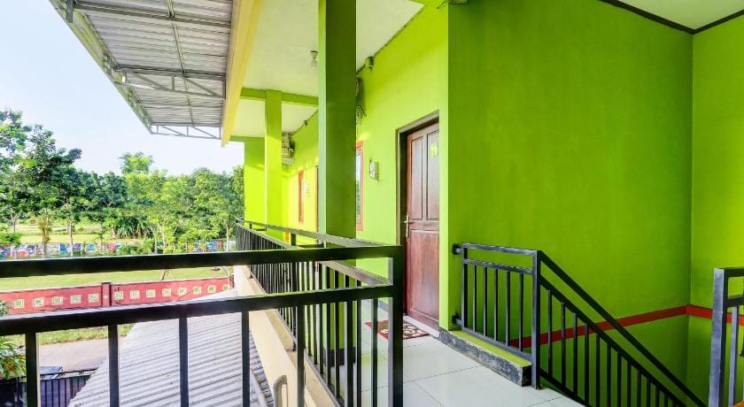 Hotel O Cahyo Kost 1 Hotel in Indonesia