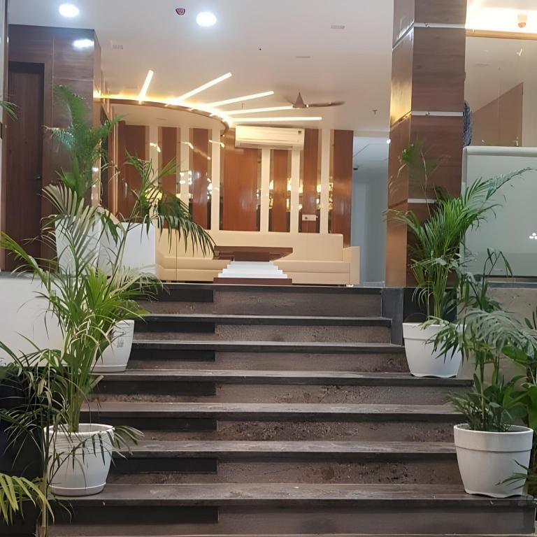Hotel The Rich Grand Hotel in Agra