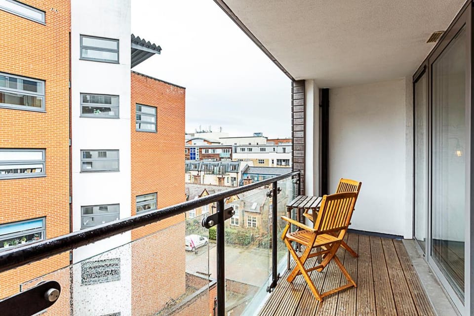 Duplex Two-Bed Apartment Near Tower Bridge Apartment in London Borough of Southwark