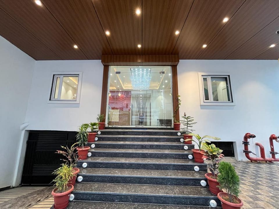 Hotel Satsang Grand Hotel in Varanasi