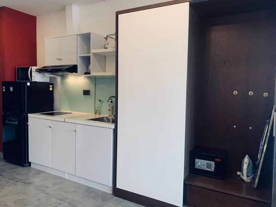 Lynh Aprtment Balcony river view D4 Apartment in Ho Chi Minh City