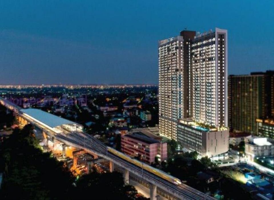 One bedroom condo next to Airport Link Apartment in Bangkok