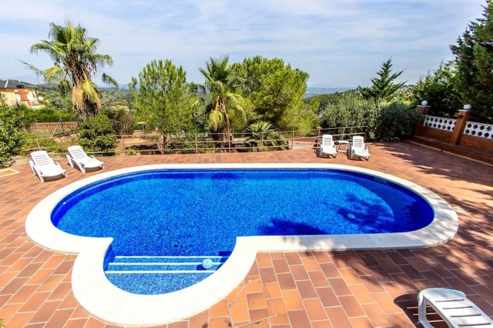 Elegant Mountain Villa just 30km to Barcelona Apartment in Vallès Occidental