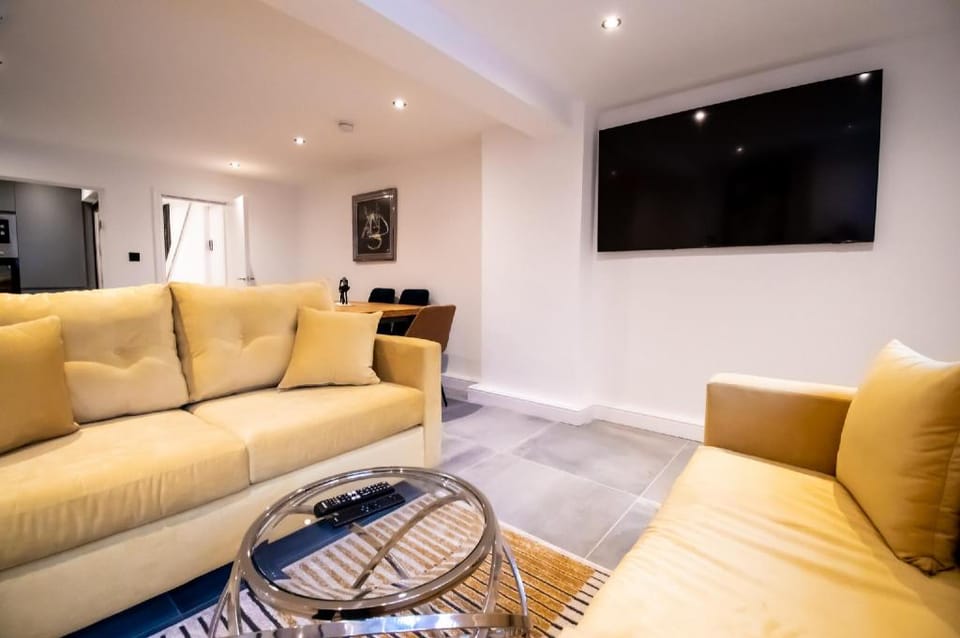 Winter Garden Suites by Sasco Apartments Apartment in Blackpool