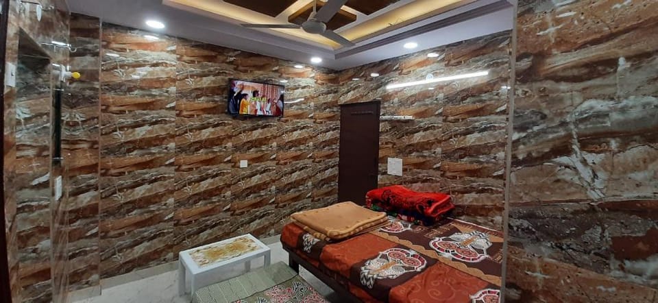 Luxury flat in foreigner areof lajpat nagar with fully equipped kitch Apartment in New Delhi