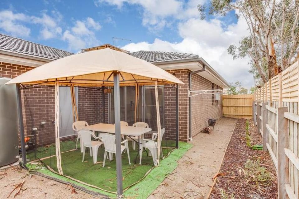 Just 5-minute walk to the beach, gateway choice Vacation rental in Dromana