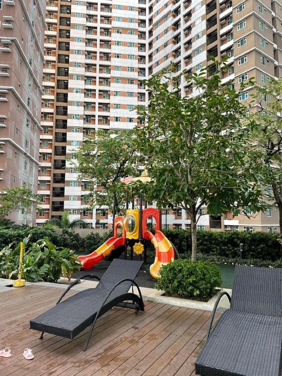 Studio Netflix 100MBPSwifi Pool,Gym, Basketball Apartment in Mandaluyong