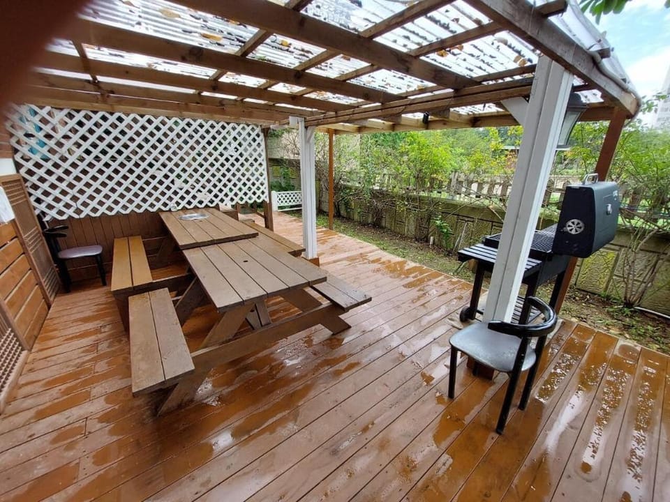 Gangneung Owolui Eondeok Pension Bed and Breakfast in South Korea