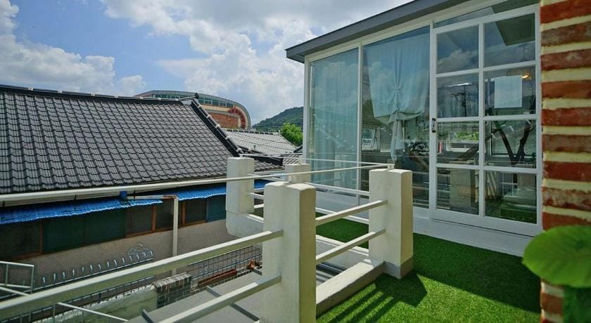 Jeonju Hanok Village Madam Choi Private House Bed and Breakfast in South Korea