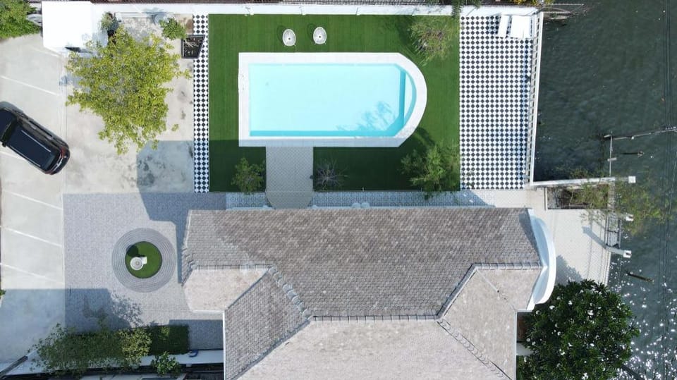 Arpo Pool Villa Riverside Bangkok Villa in Bangkok