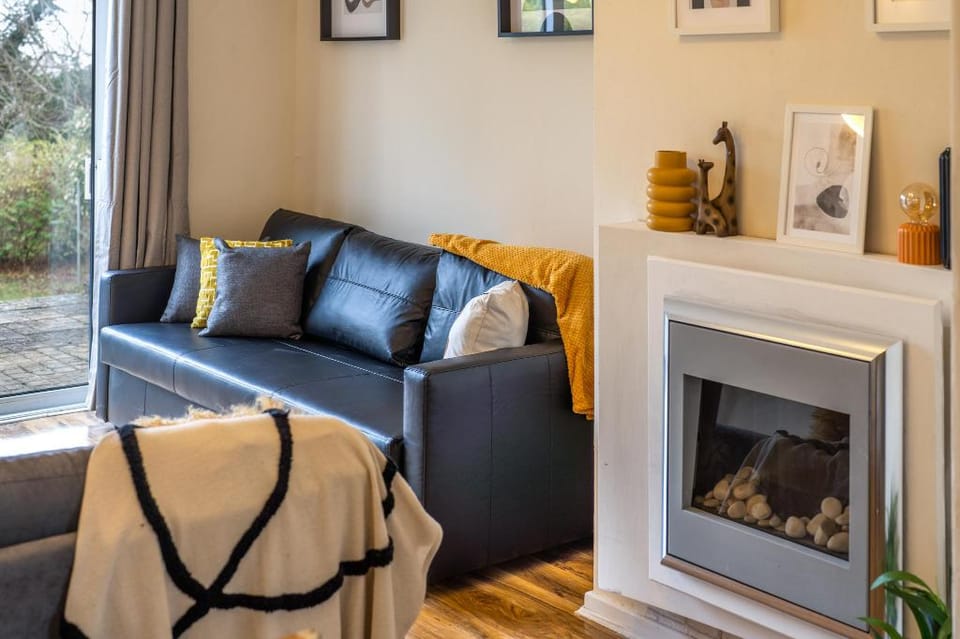 Pierocks Carver Entire house, Free Parking and WI-FI in High Wycombe Apartment in High Wycombe