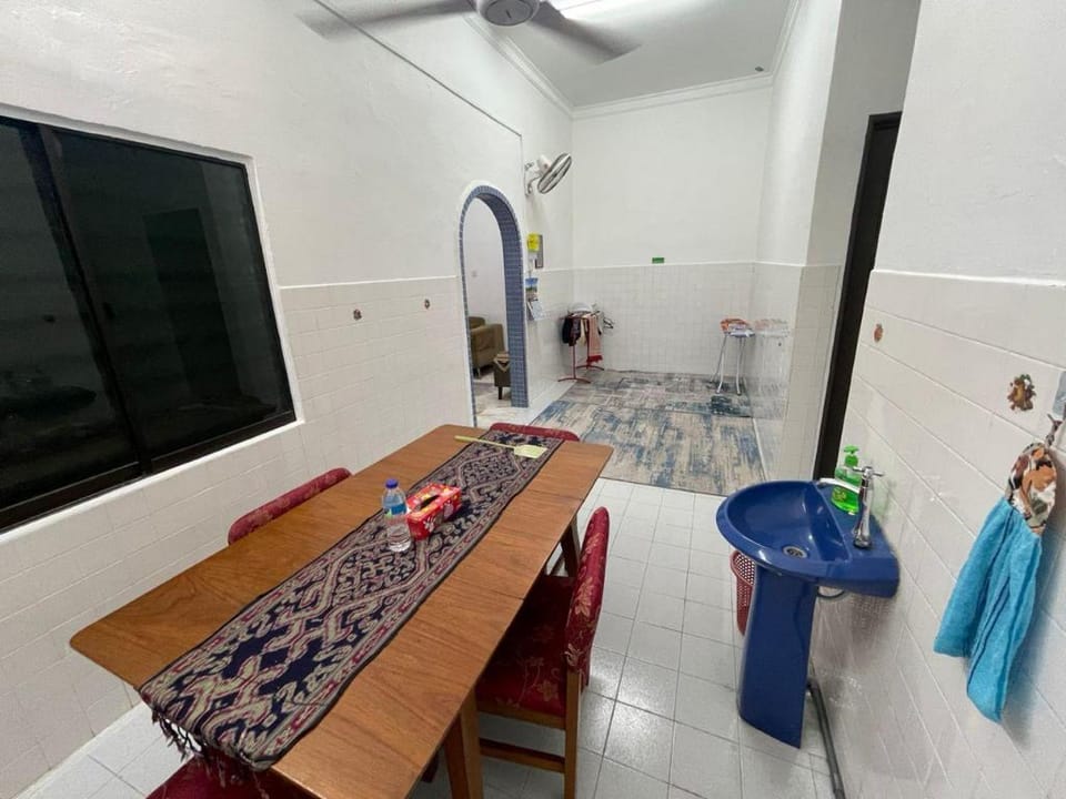 LAKSAMANA HOMESTAY 3 BEDROOM (MUSLIM ONLY) Vacation rental in Johor