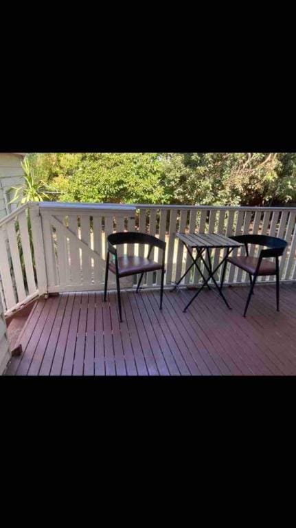 two-bedrm unit BIG backyard + front Garden Vacation rental in Melbourne